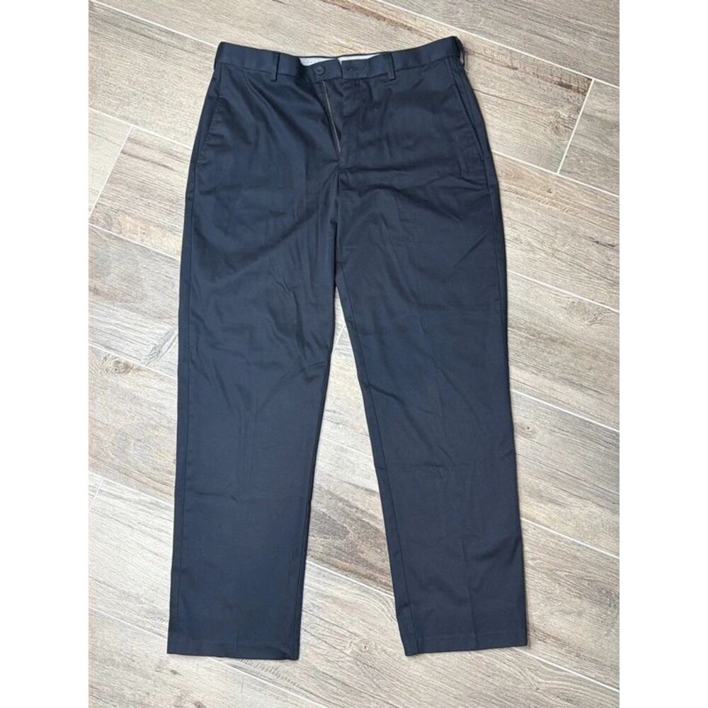 Haggar Classic Fit Premium Khaki Pants Mens Black W34 L32 Iron Free Flat Front